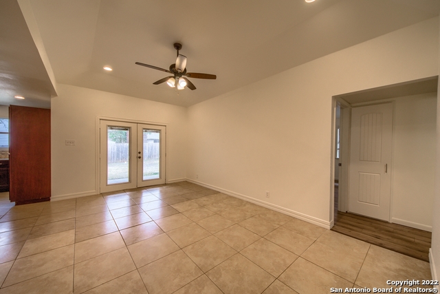 Image 23 of 25 For 11015 Wedgewood Dr