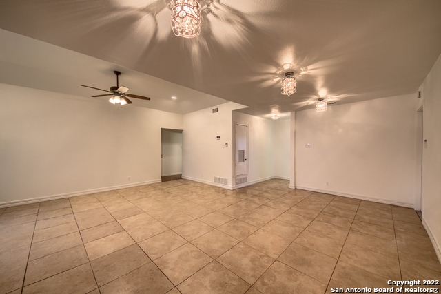Image 5 of 25 For 11015 Wedgewood Dr