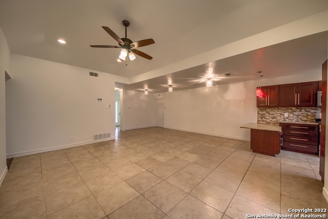 Image 7 of 25 For 11015 Wedgewood Dr