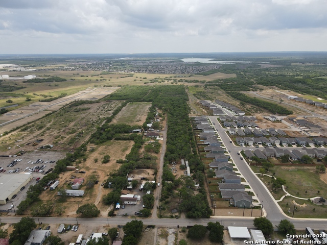 Listing photo id 2 for 880 Chavaneaux E