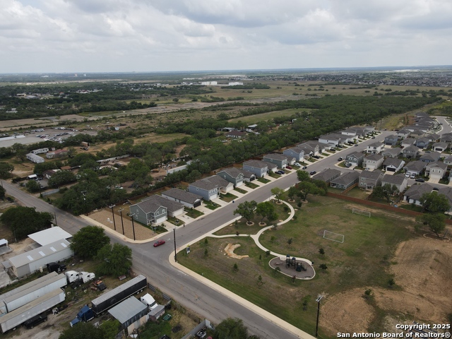 Listing photo id 3 for 880 Chavaneaux E