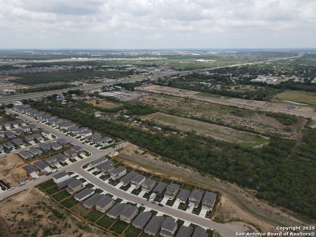 Listing photo id 5 for 880 Chavaneaux E
