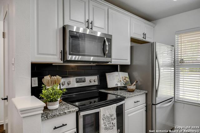 Listing photo id 10 for 12102 Stoney Circle