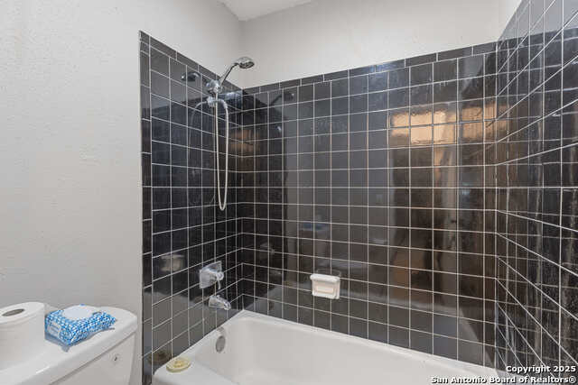 Image 16 of 22 For 9210 Overton