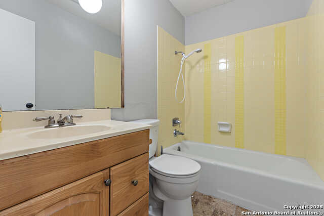 Image 17 of 22 For 9210 Overton
