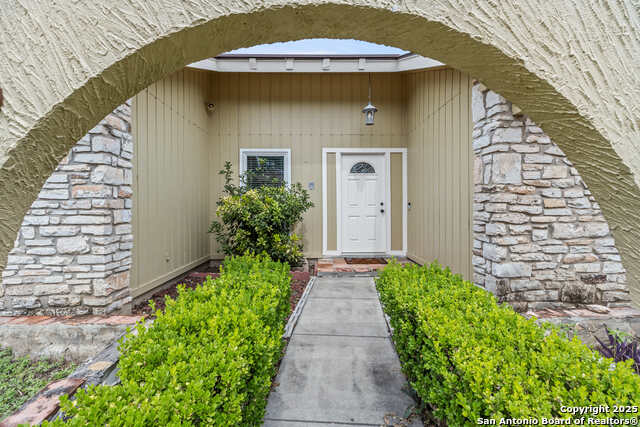 Image 5 of 22 For 9210 Overton