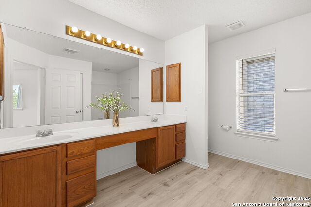 Listing photo id 21 for 1339 Pecan Station