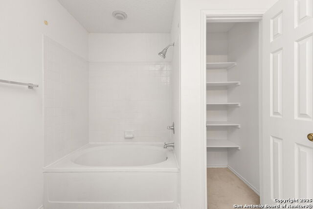 Listing photo id 22 for 1339 Pecan Station
