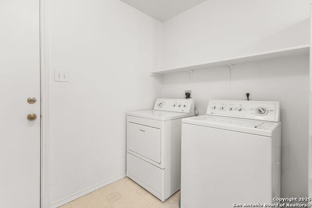 Listing photo id 24 for 1339 Pecan Station