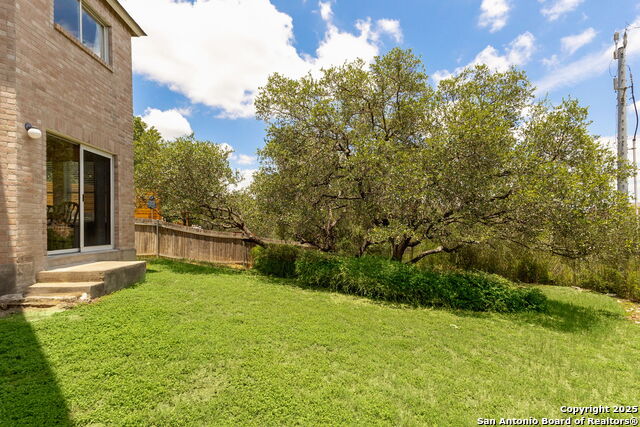 Listing photo id 25 for 1339 Pecan Station