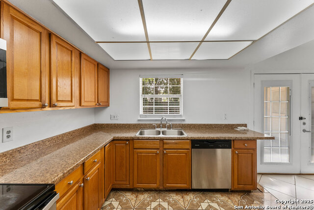 Image 12 of 24 For 8018 Hickory