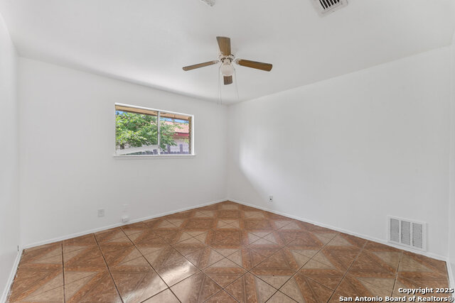 Image 14 of 24 For 8018 Hickory