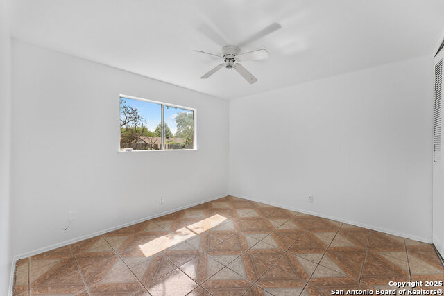 Image 15 of 24 For 8018 Hickory