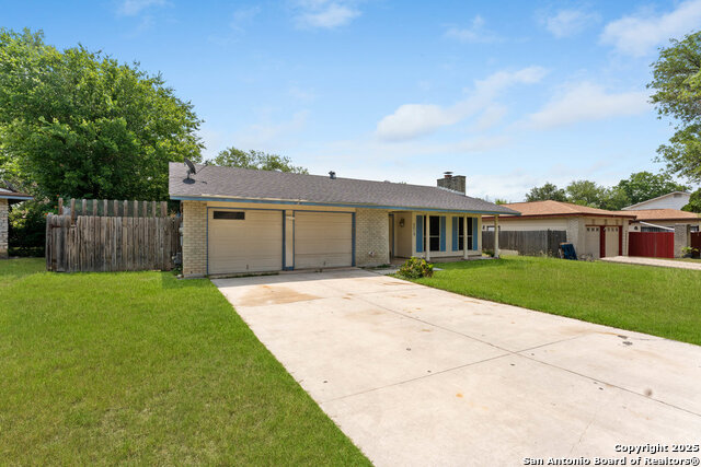 Image 4 of 24 For 8018 Hickory