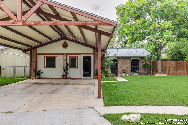 Listing photo id 0 for 7207 Cherry Brook