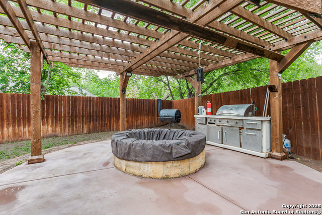 Listing photo id 22 for 7207 Cherry Brook
