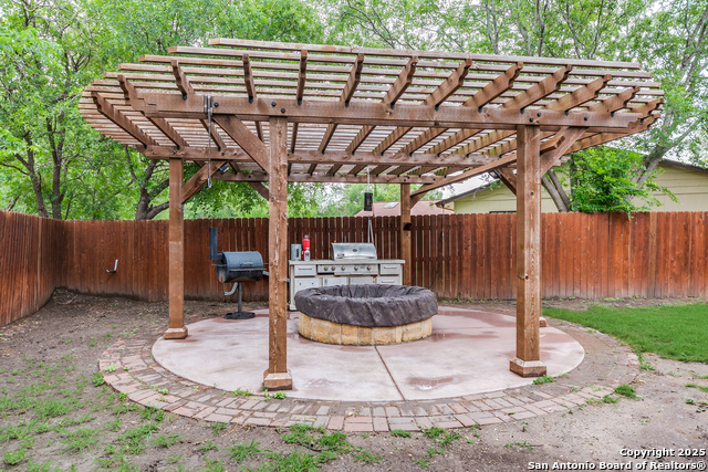 Listing photo id 23 for 7207 Cherry Brook