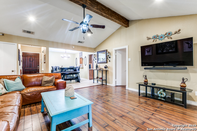 Listing photo id 4 for 7207 Cherry Brook