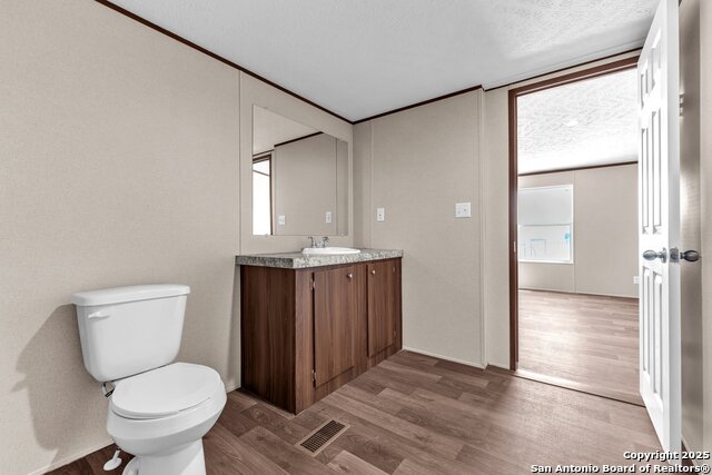 Listing photo id 11 for 2549 Fm 1332