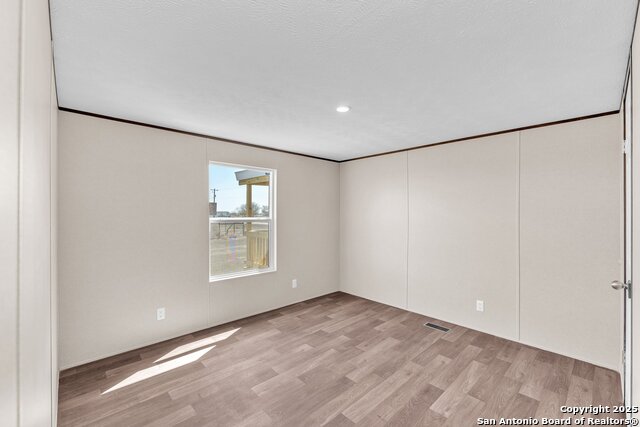Listing photo id 16 for 2549 Fm 1332