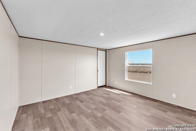 Listing photo id 17 for 2549 Fm 1332