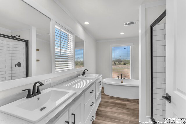 Listing photo id 9 for 132 Syrah St