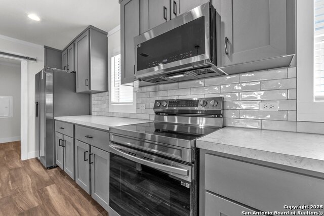 Listing photo id 4 for 132 Syrah St