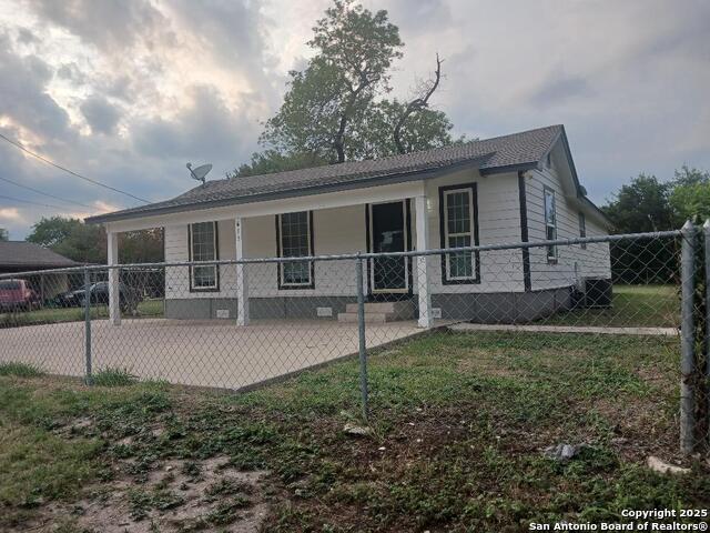 Image 2 of 18 For 615 Cantrell Dr