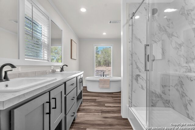 Listing photo id 9 for 148 Syrah St