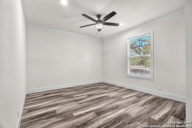 Listing photo id 12 for 148 Syrah St