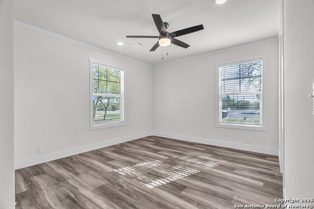 Listing photo id 13 for 148 Syrah St