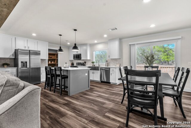 Listing photo id 1 for 148 Syrah St