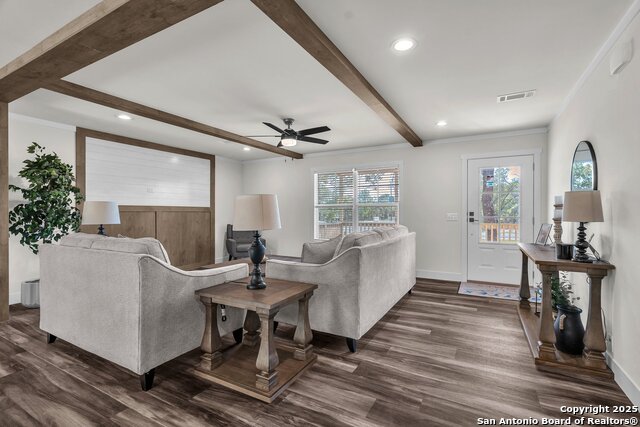 Listing photo id 5 for 148 Syrah St