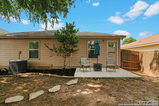 Listing photo id 29 for 209 Sophia Circle