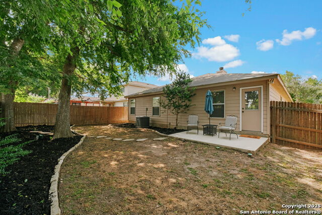 Listing photo id 30 for 209 Sophia Circle
