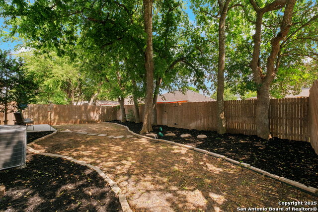 Listing photo id 33 for 209 Sophia Circle