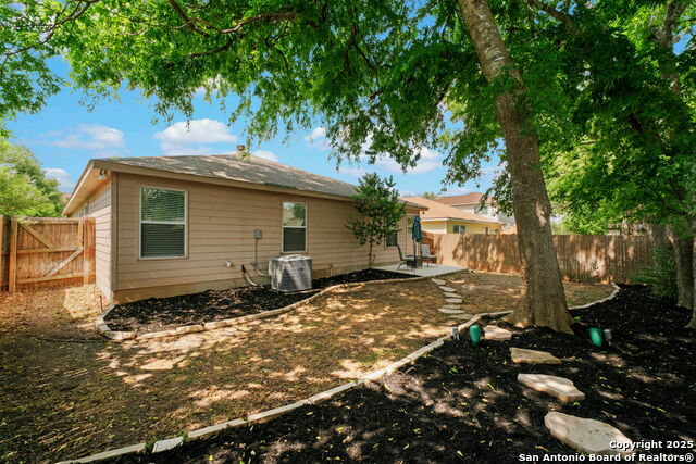 Listing photo id 34 for 209 Sophia Circle