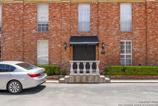 Image 2 of 25 For 8033 New Braunfels Avenue N 400 D