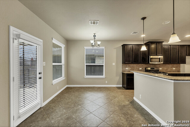 Image 10 of 27 For 267 Oak Creek