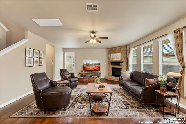 Image 4 of 27 For 267 Oak Creek