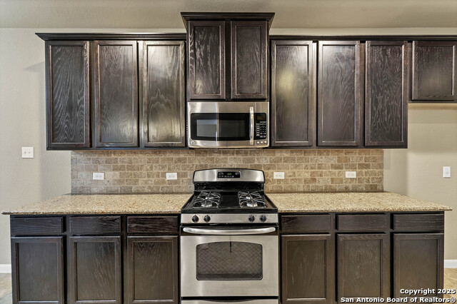 Image 8 of 27 For 267 Oak Creek
