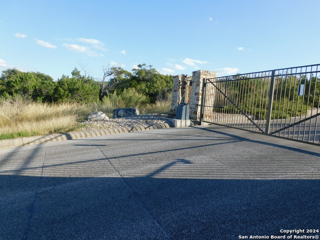 Image 15 of 17 For 22202 Ravine