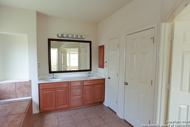 Image 20 of 42 For 10226 Homburg Ranch N