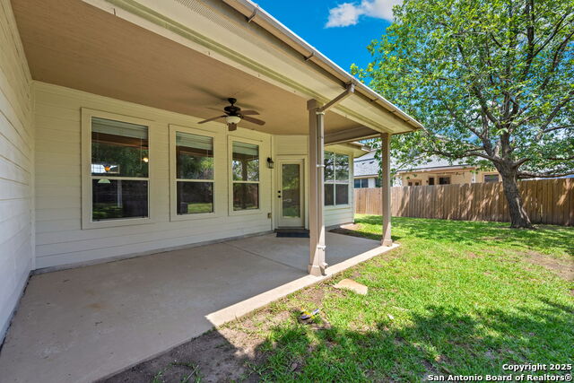 Listing photo id 17 for 817 Walzem Mission