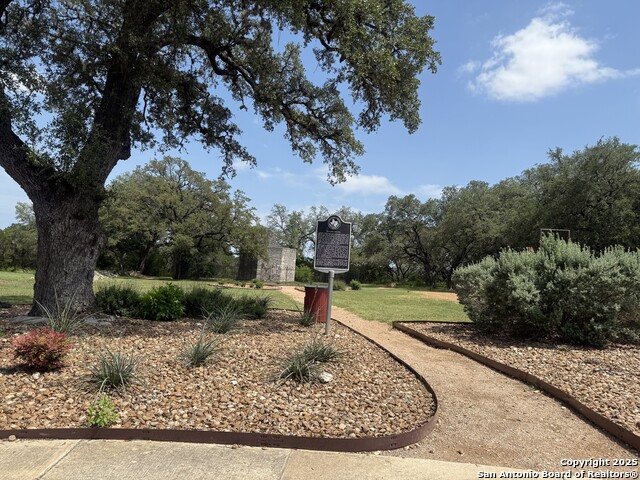Listing photo id 21 for 817 Walzem Mission