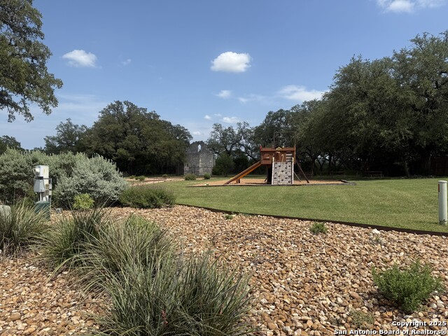 Listing photo id 22 for 817 Walzem Mission