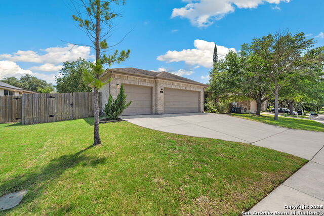 Listing photo id 2 for 817 Walzem Mission