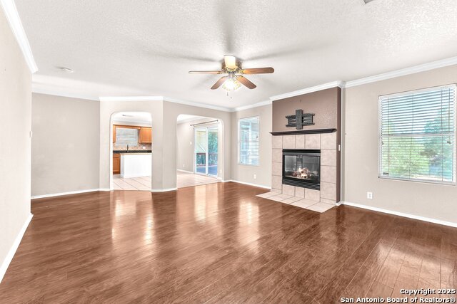 Listing photo id 14 for 7703 Braun Bend