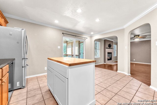 Listing photo id 20 for 7703 Braun Bend
