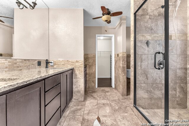 Listing photo id 25 for 7703 Braun Bend